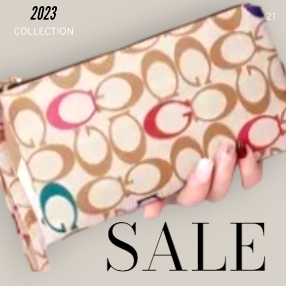 Women's Spacious Multicolor Wristlet Wallet. - Picture 5 of 11